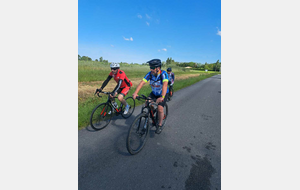 SUR LE CHEMIN DU RETOUR LE LONG DE LA VÉLODYSÉE - 11 - Port Maubert/St Loubès  - 97 km (avec une escorte de bleus du CCNG)