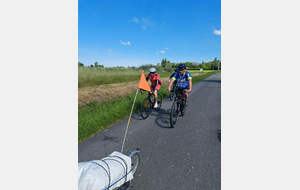 SUR LE CHEMIN DU RETOUR LE LONG DE LA VÉLODYSÉE - 11 - Port Maubert/St Loubès  - 97 km (avec une escorte de bleus du CCNG)