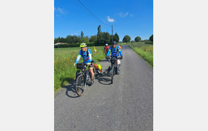 SUR LE CHEMIN DU RETOUR LE LONG DE LA VÉLODYSÉE - 11 - Port Maubert/St Loubès  - 97 km (avec une escorte de bleus du CCNG)